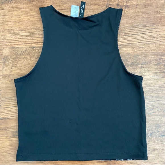 Sleeveless Sparkly Crop Top - Picture 2 of 5